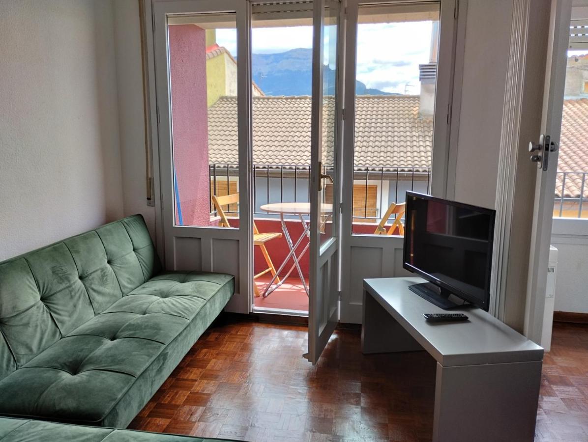 Luminoso, Centrico Y Silencioso Apartamento Jaca Ngoại thất bức ảnh